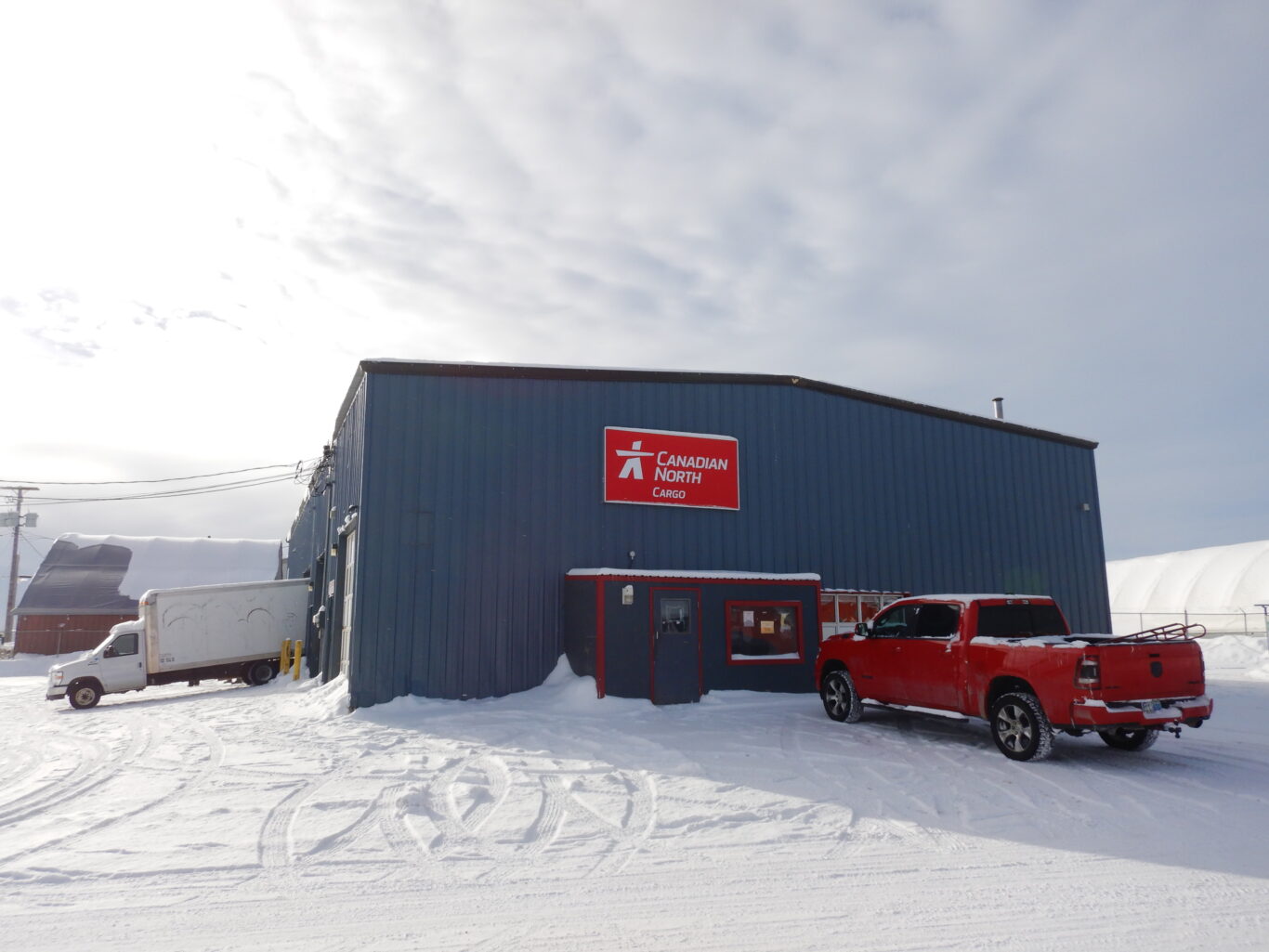 Canadian North cargo facility in Iqaluit. (Schmid, May 2023).